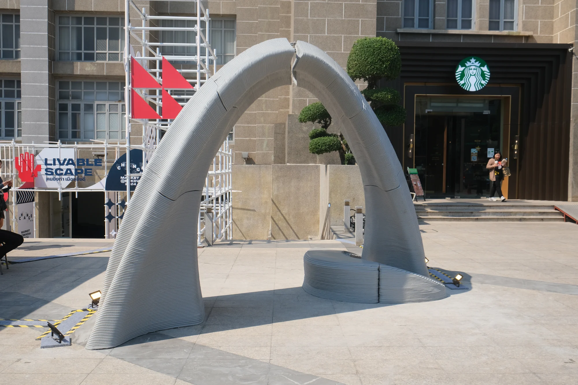Catenary Arch — Installation