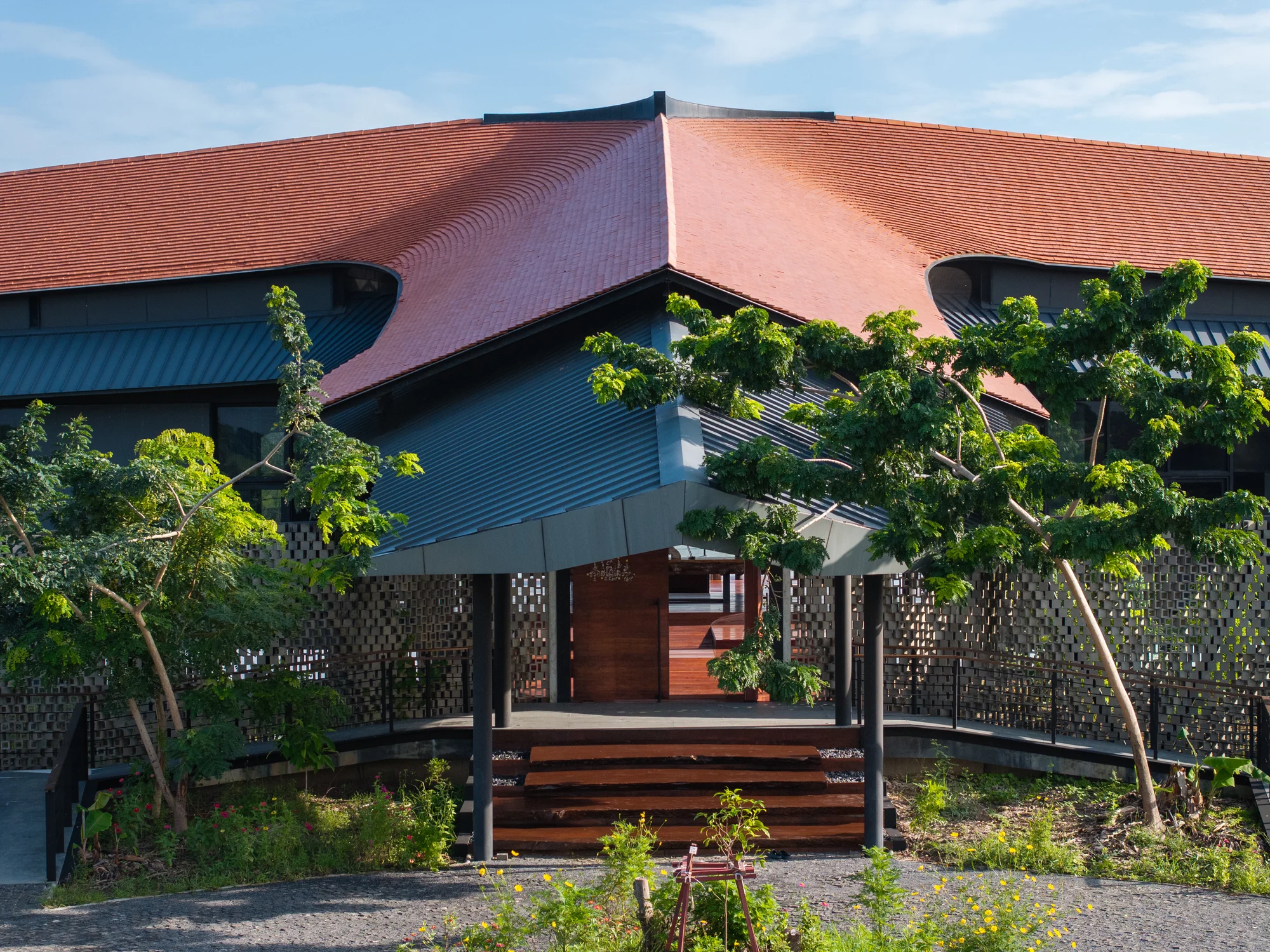 Nongchok House: built